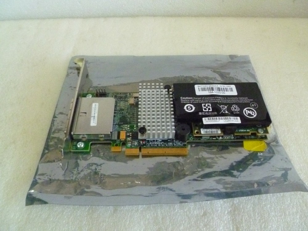 Intel RS2P1008 Raid Controller Card 6GB SAS W / Battery