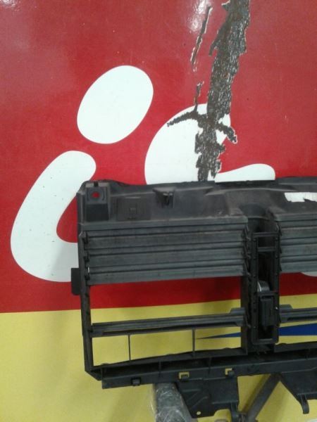 13-18 RAM 1500 Air Shutter