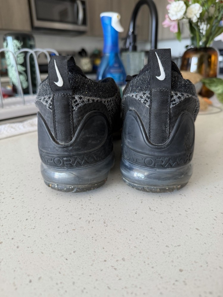Nike VaporMax Flyknit (Size 8.5)