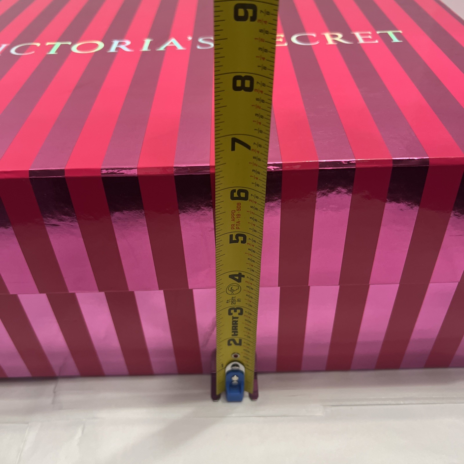 VICTORIA’S SECRET PINK STRIPED Display BOX 16" x 12.27" X 6.57”Empty