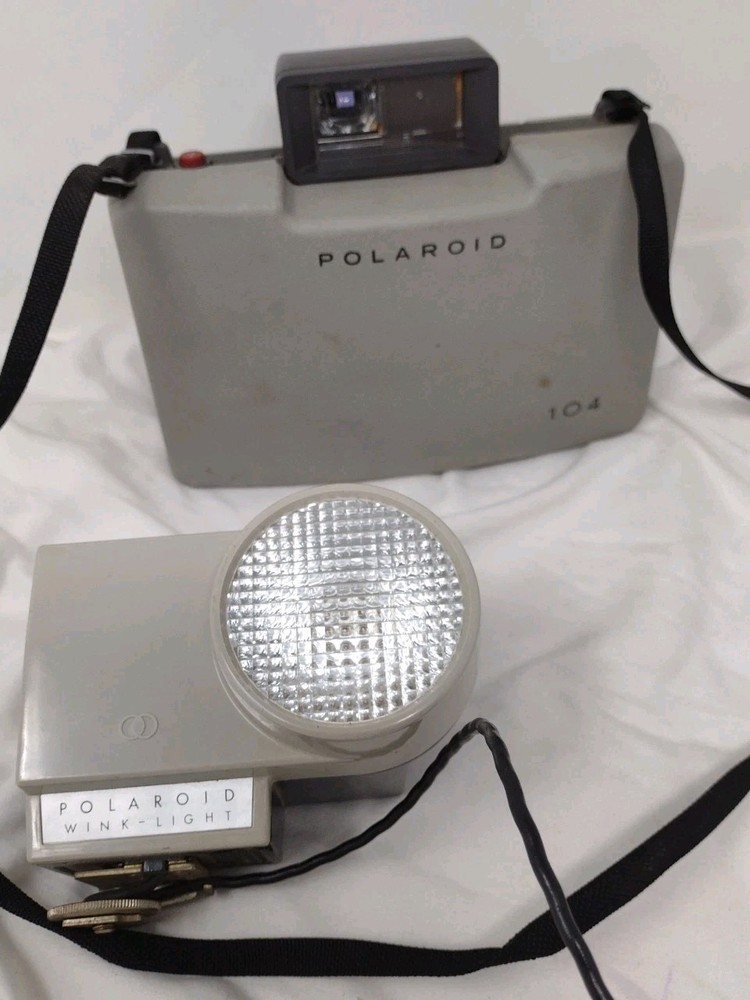 Polaroid 105 Land Camera w/ Wink-Light Flash Model 252 Vintage Untested
