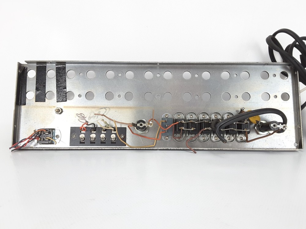 MCINTOSH C32 PREAMPLIER PARTS: BACK PANEL
