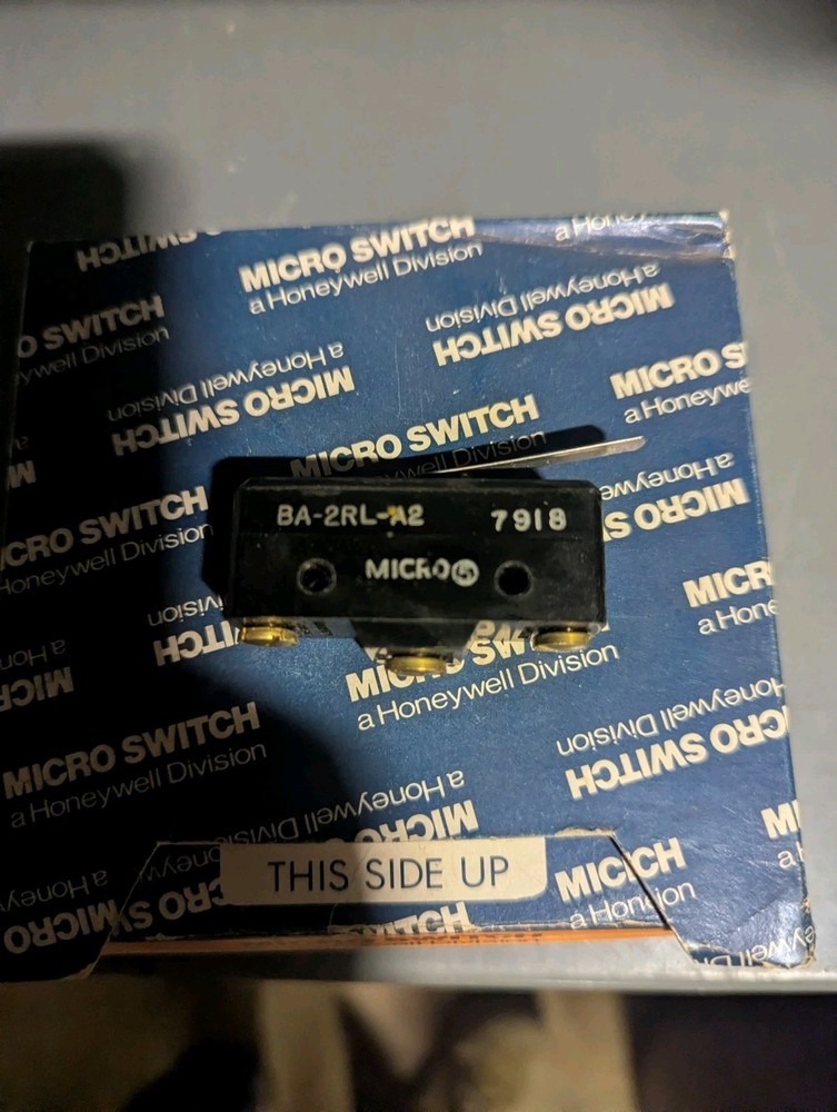 1 MICRO SWITCH ~ BA-2RL-AZ ~ SWITCH NOS