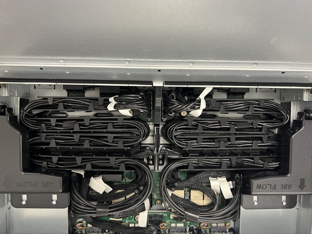 QCT QuantaVault JB2720 Extreme Performance-Density 72-Bay All Flash Array +2x PS
