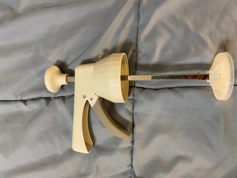 The Pampered Chef Cookie Press #1525 Trigger Plunger Replacement Part