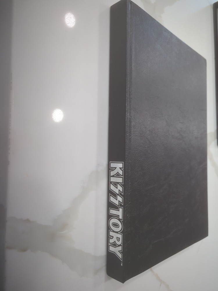 KISS Book KISSTORY USED Nice Ships Free DRGLAS
