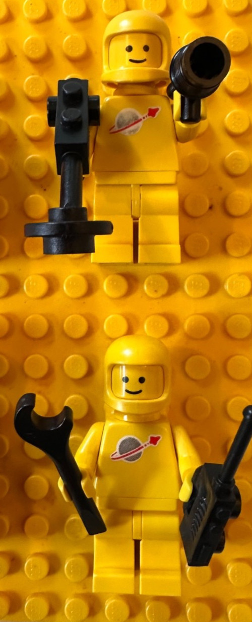 Vintage 1983 Lego Space set 6701 - Space Mini-figures; 100% complete with box