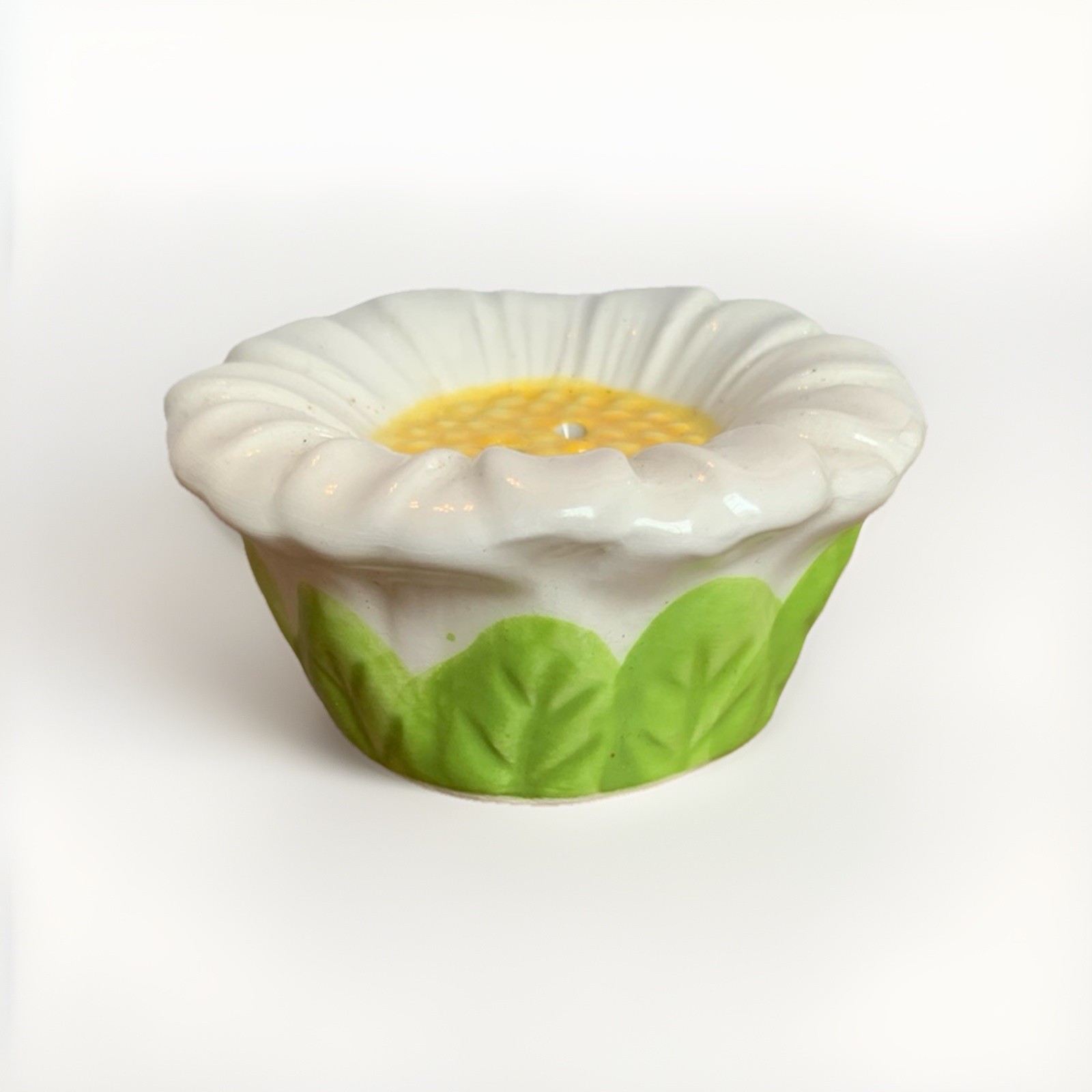 Bee And Daisy Salt And Pepper Shakers