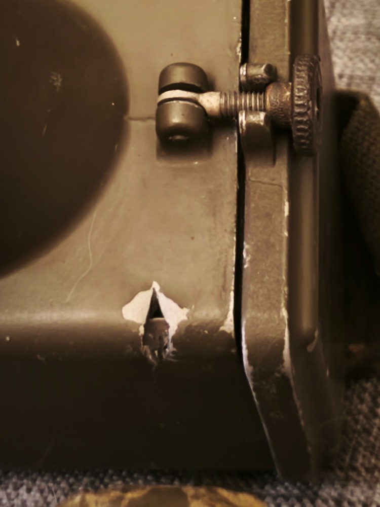 WWII US Signal Corps BC-611-C “Handy Talky” Radio Receiver / Transmitter