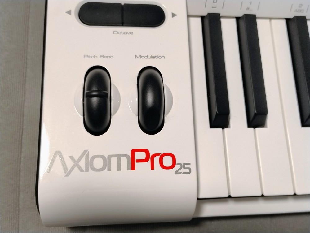 M-Audio Axion pro 25 Advanced 25Key USB MIDI Controller HyperControl Technology