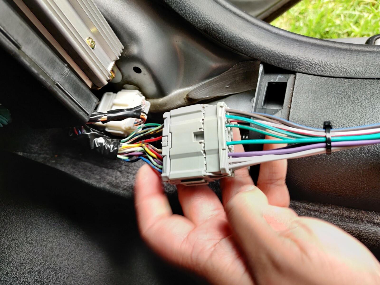 2004 2005 2006 2007 2008 Acura TL Amplifier Bypass Harness for Factory Amplifier