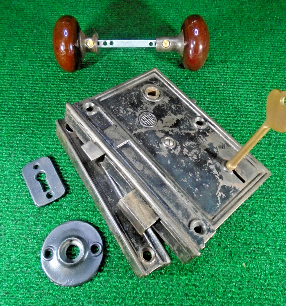 HUGE 6" RHC RIM LOCK COMPLETE w/ KEY, KEEPER, & KNOBS, ESCUTCHEON  (15456)