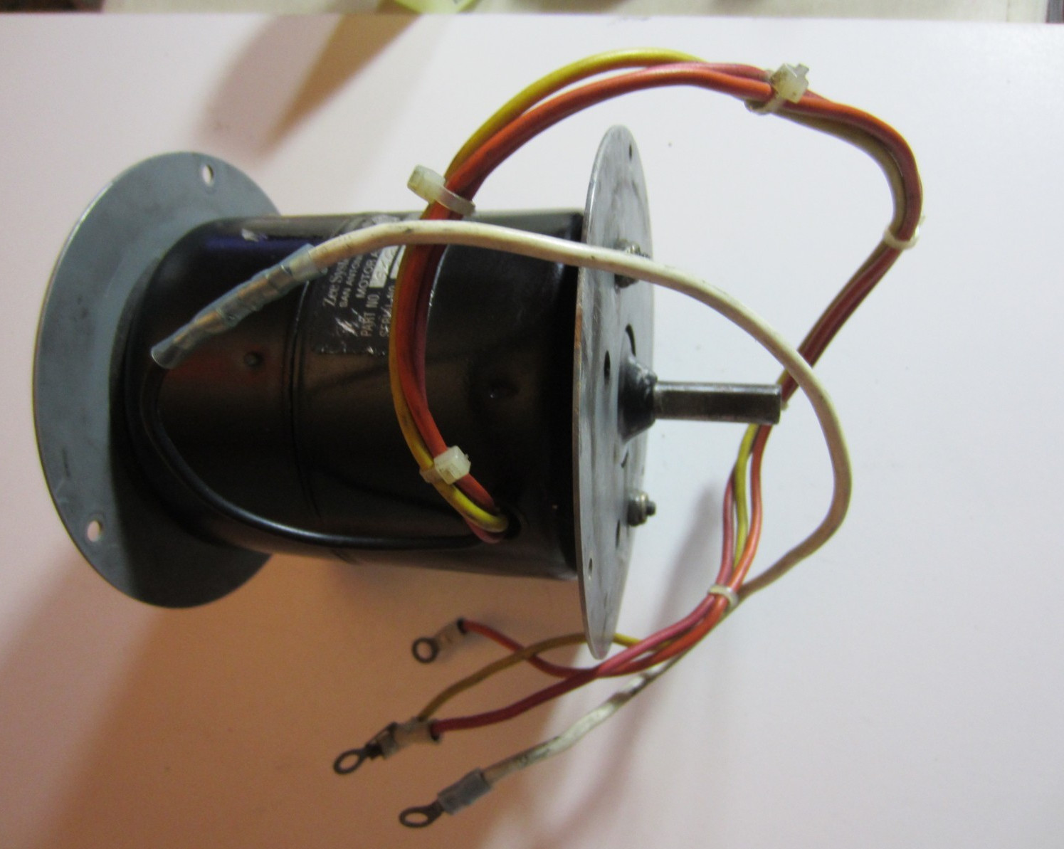 ZEE SYSTEMS MOTOR ASSEMBLY P/N 9Z67-003-1 USED AS REMOVED SPINS FREELY 24 VOLTS