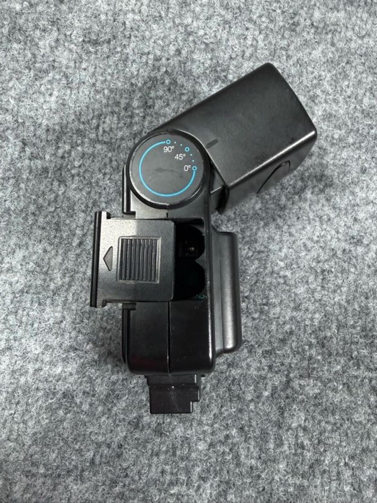 Vivitar Auto Focus Flash 728 Zoom-MI Camera Flash
