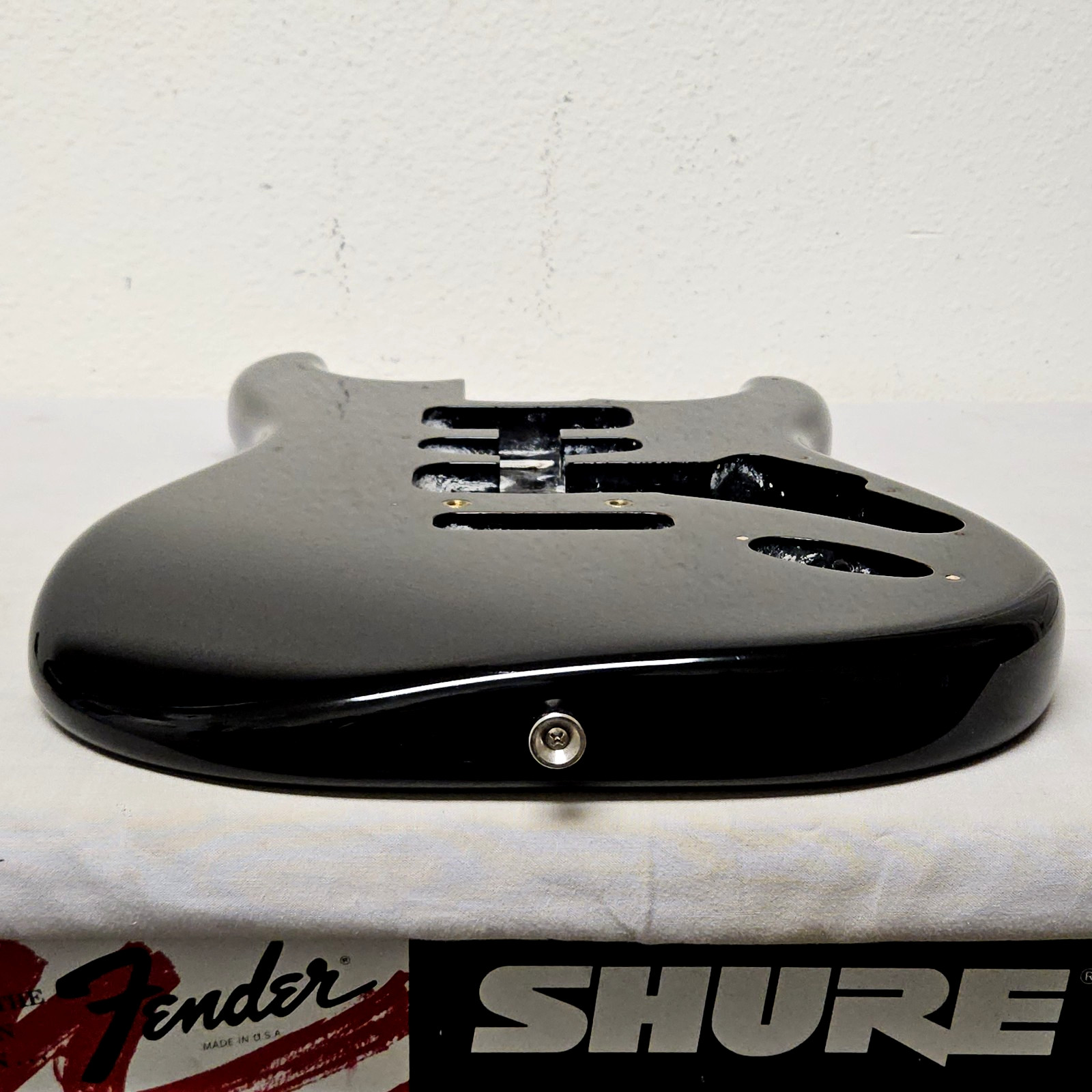 2016 Fender American Standard Strat Alder Body Gloss Black - USA Stratocaster