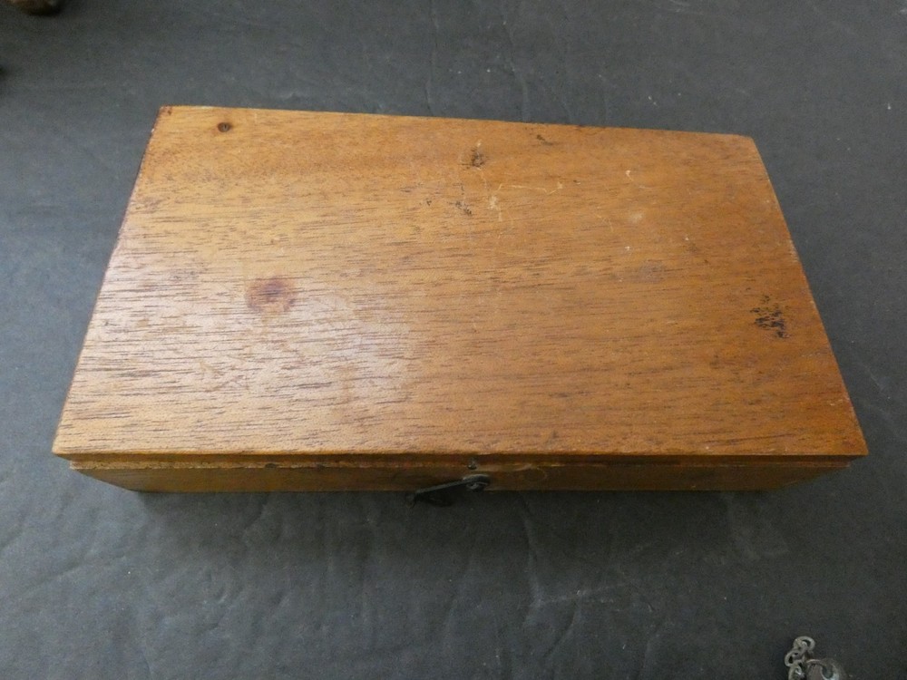 VINTAGE LAMPERT GERMANY #23 PORTABLE SCALE & WEIGHTS