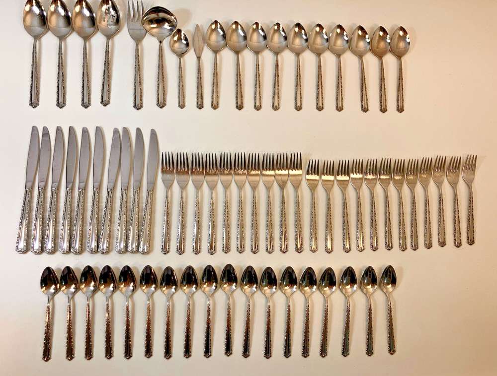 Lot Oneida Cherie Stainless Flatware