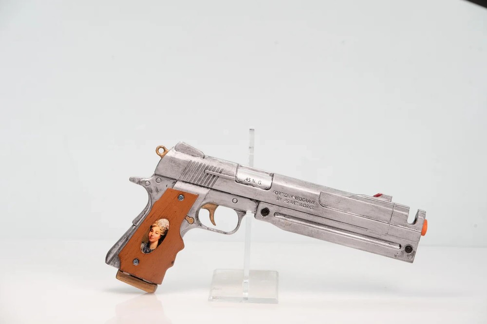 Ebony & Ivory Set Pistol Props