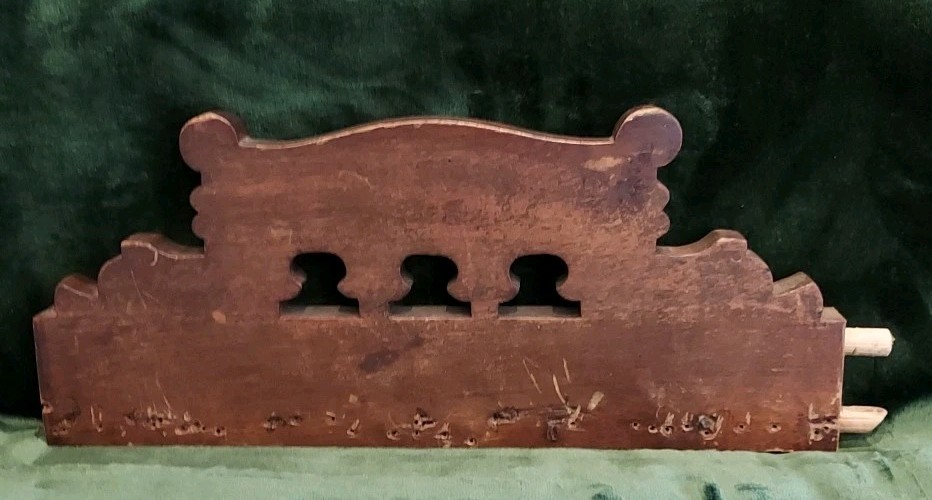 ANTIQUE FURNITURE SALVAGE Carved Wood Solid Walnut Leaves Pediment Crafter 12.5"