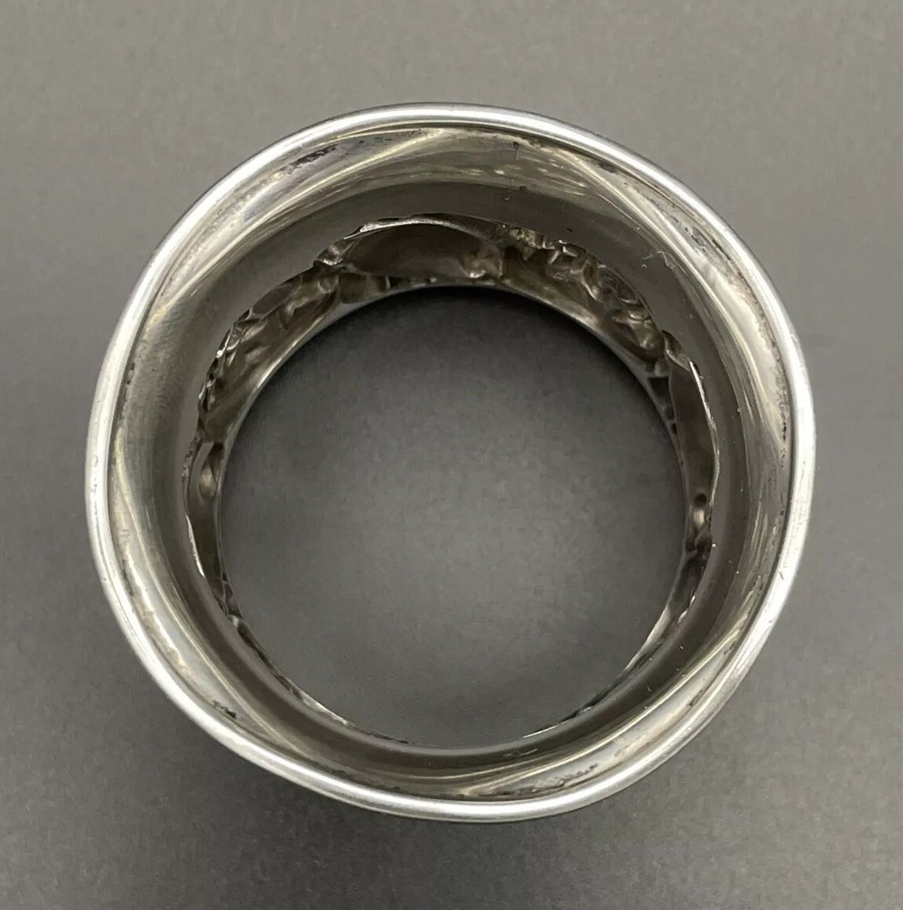 Large Size American Repousse Sterling Silver Napkin Ring Name Engraved “Lee”