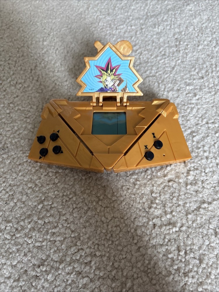 YU-GI-OH! 1996 ELECTRONIC MULTI-MASTER HANDHELD GAME MATTEL