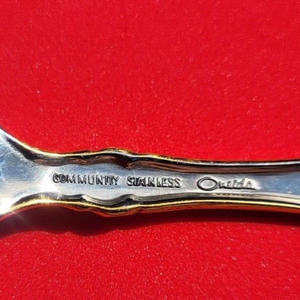 Oneida GOLDEN ROYAL CHIPPENDALE Community Stainless CHOICE Flatware