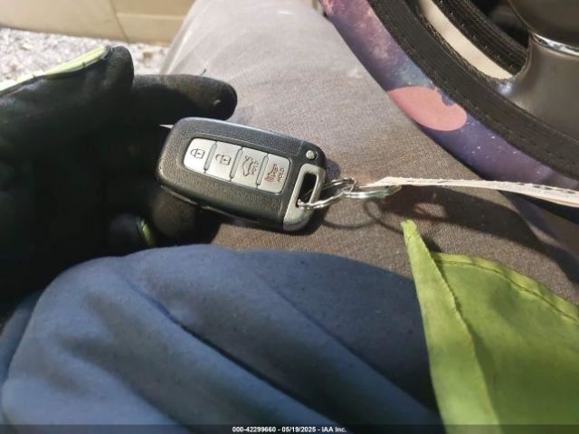 GENESIS 2010 Glove Box 4723328