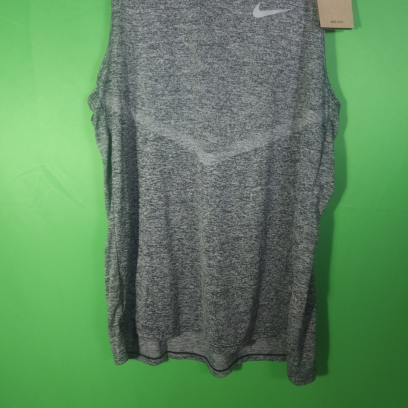 Nike Running Rise 365 Mens Medium Gray Sleeveless Tank Top Shirt Black Trim