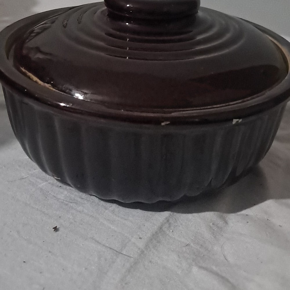 Red Wing Brown Ceramic Round Casserole With Handle Lid Glossy Impressed