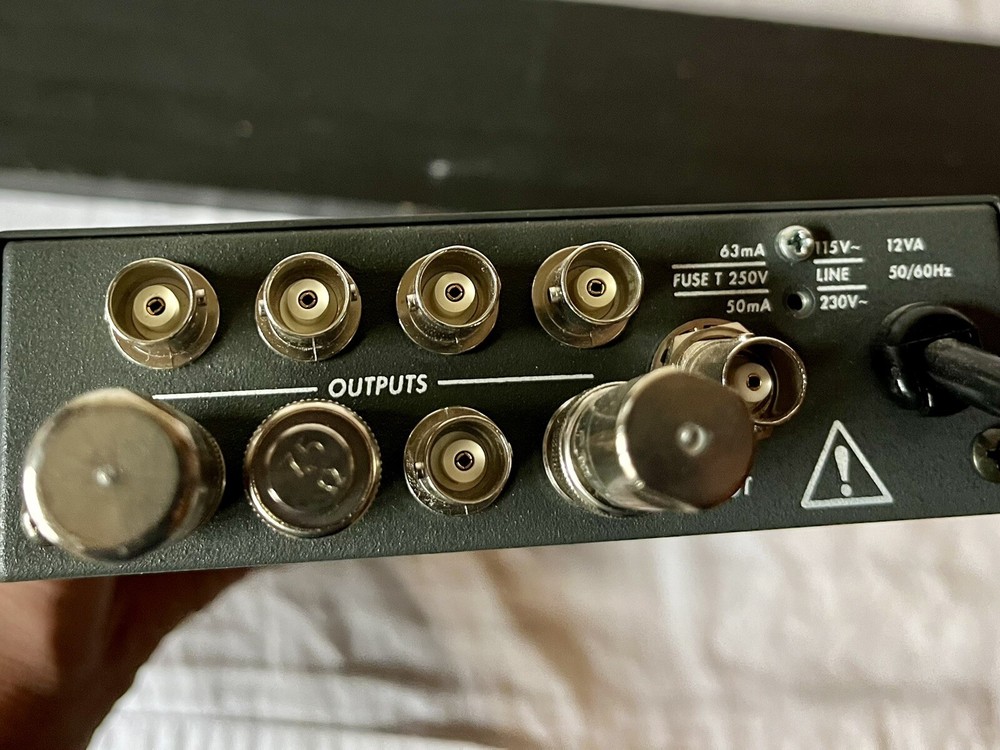 Videotek DDA-108 serial digital box DDA108 DDA 108