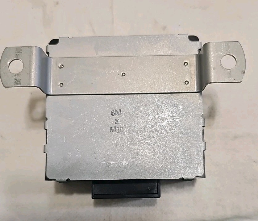 Flasher Hazard relay module 92-94 DSM. MB823881