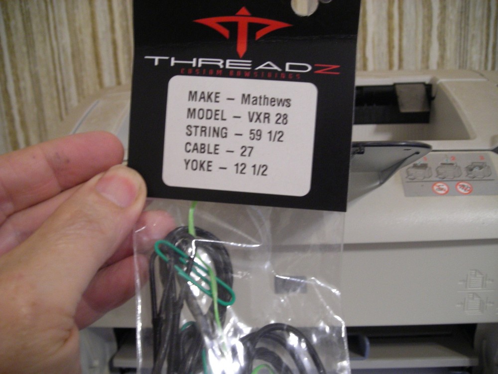 THREADZ Strings For Mathews VXR 28 Bowstring And Cable Set Brown