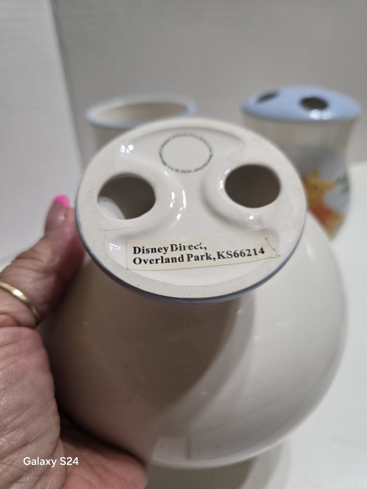 DISNEY WINNIE THE POOH Bathroom 3 Piece Set,Soap Dish, Toothbrush Holder And...