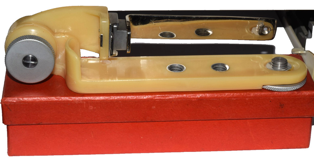 Leitz Leica CTOOM Camera Right Angle Adjustable Flash Bracket Plastic Mint Box