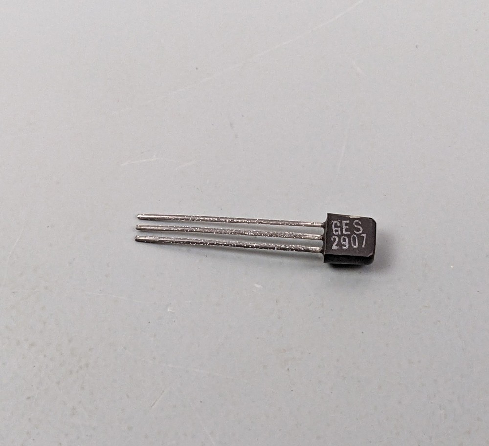 (8) GE GES2907 PNP Transistors