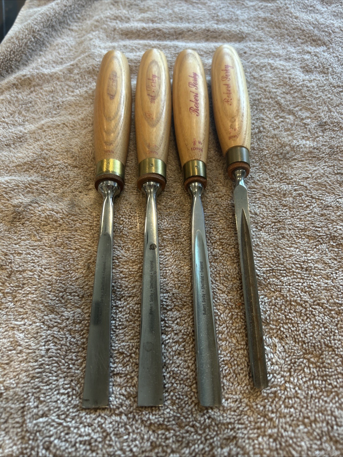 Robert Sorby carving gouges set of 4 with V tool, used