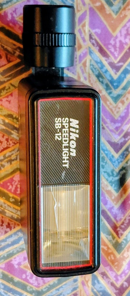 Nikon SB-12 Speedlight