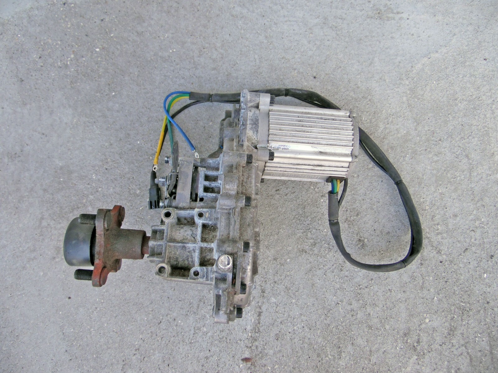 Right Rear Drive Motor & Transmission for Ryobi 42" ZT480ex 48v Zero Turn Mower