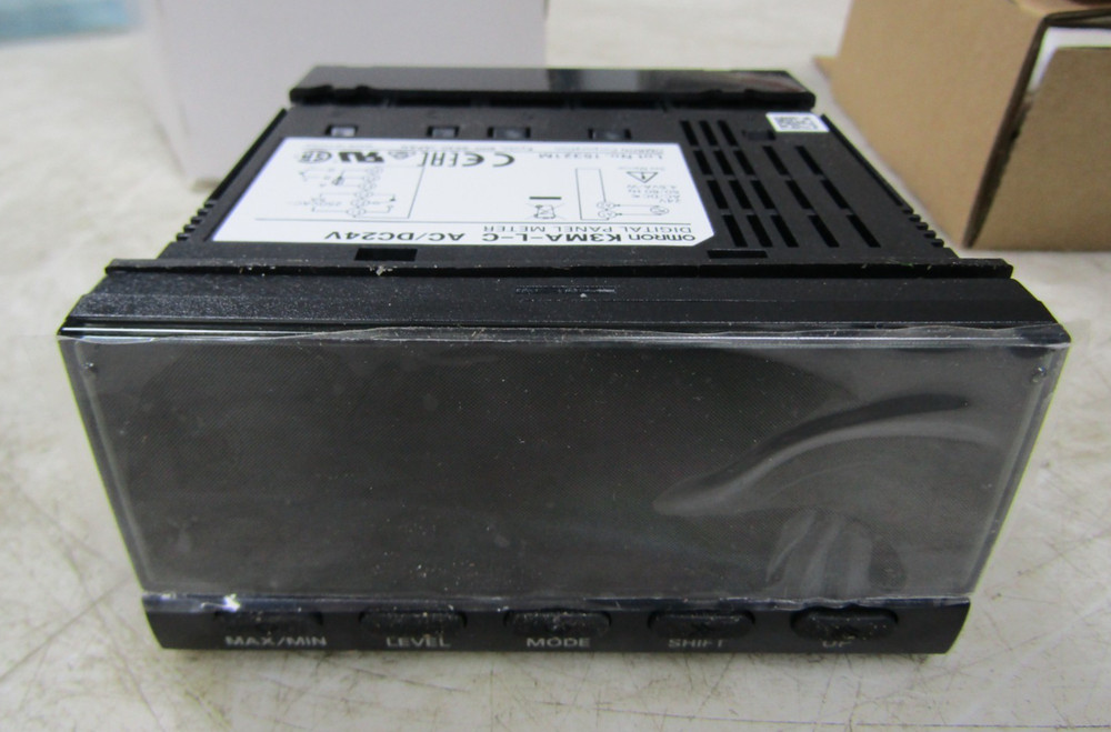 NEW OMRON K3MA-L-C MULTI-RANGE DIGITAL PANEL METER 24VAC/DC W/ MOUNTING BRACKETS
