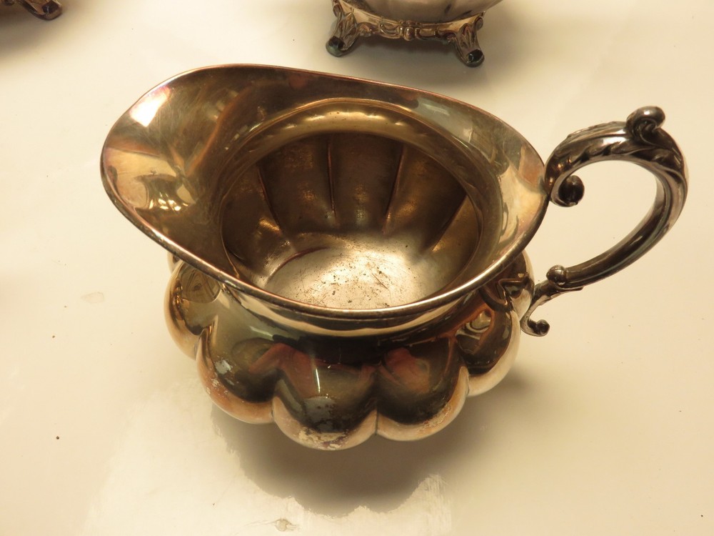 4 PIECE COMMUNITY SILVERPLATE MELON CANADA TEA SET CA2D318