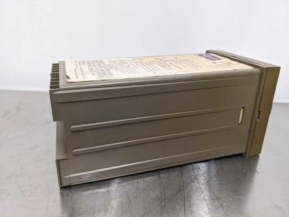 Honeywell AV301AB103 Dialapak Controller Temperature Controller 120, VAC