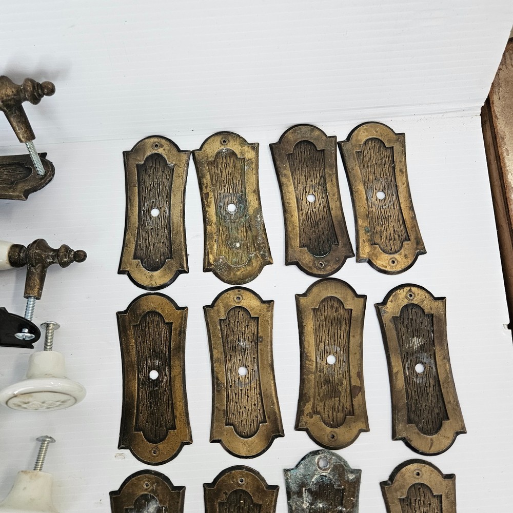 Large Lot Of Assorted Drawer Knobs And Pulls ( mixed lot)