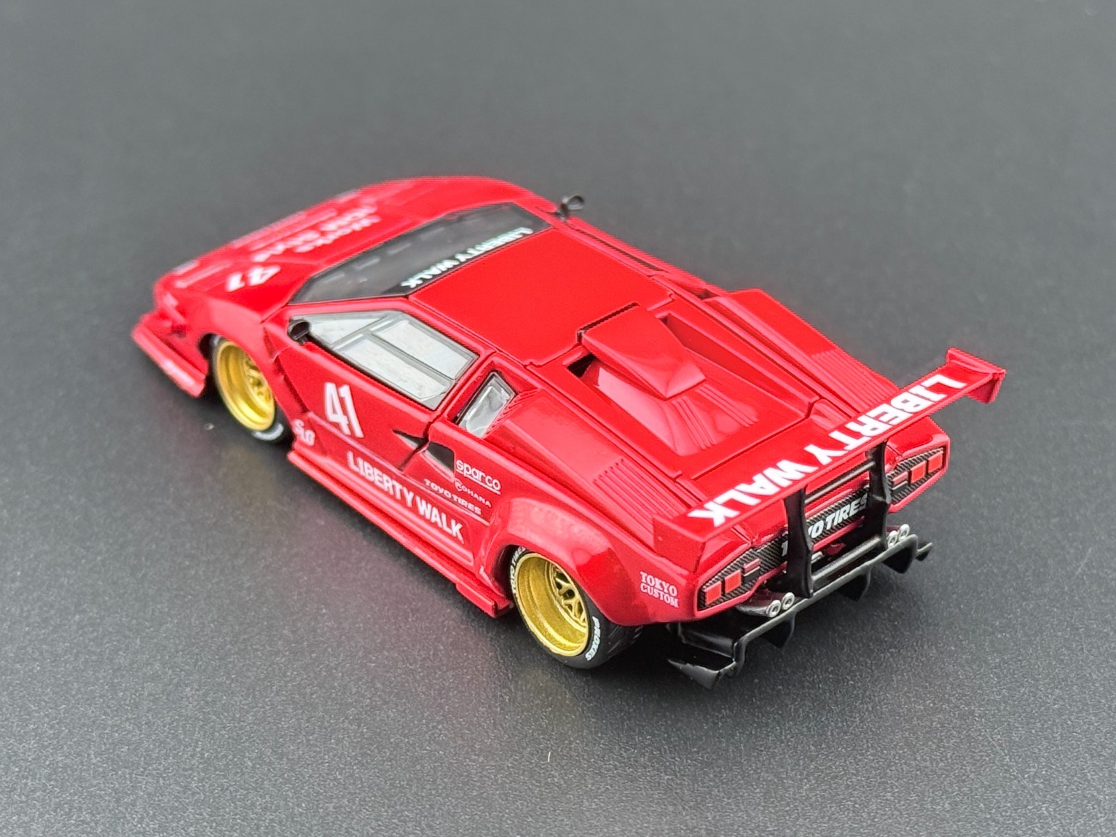 Mini GT Lamborghini Countach LB-WORKS Red #1100 1/64