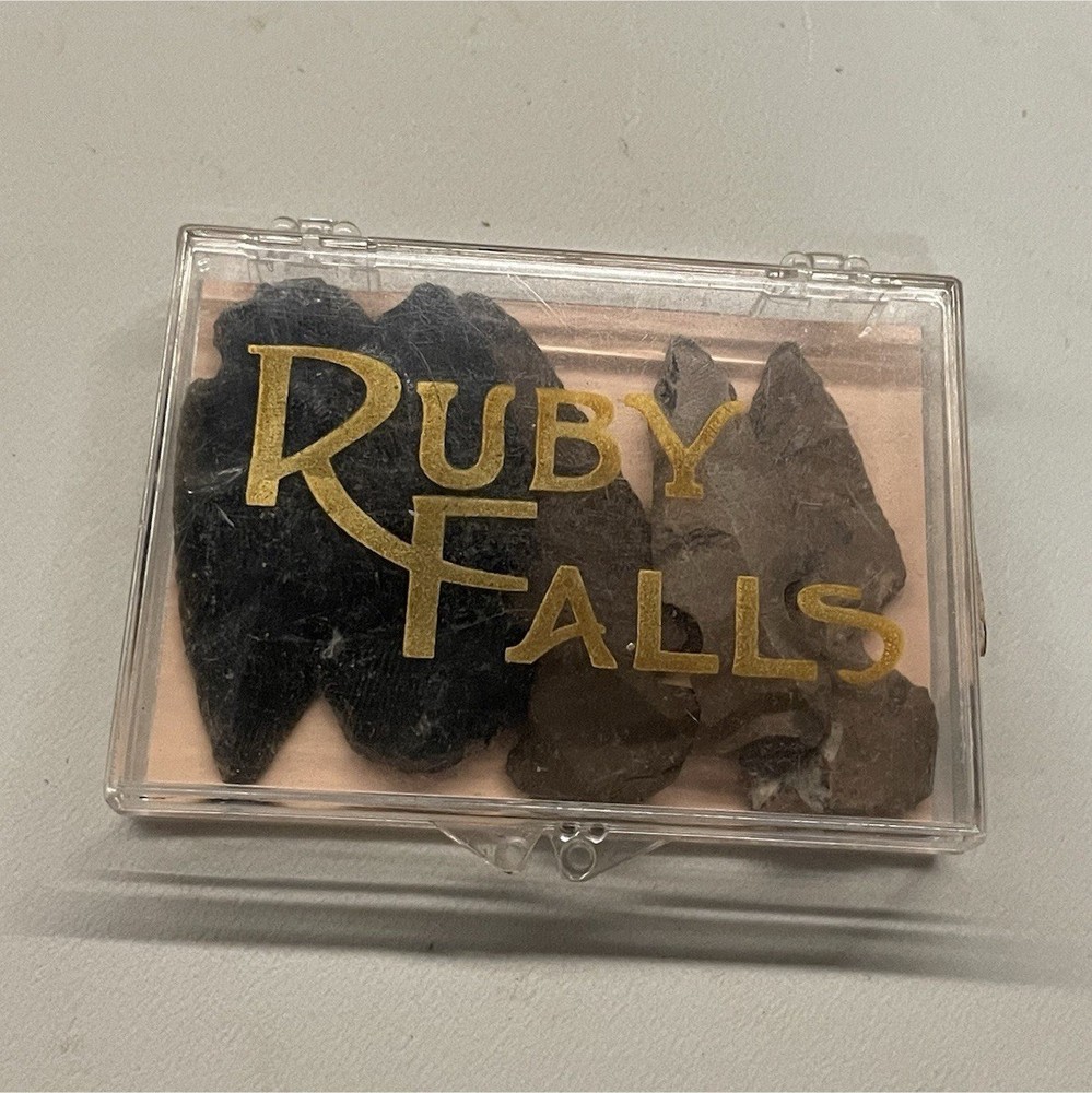Ruby Falls Replica Jasper & Obsidian Arrowheads Set with Case