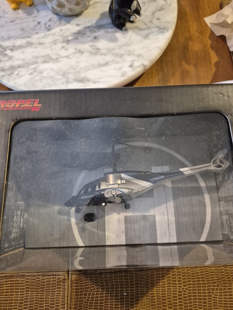 🚁🚁Execuheli Wireless Indoor Helicopter NIB🚁🚁