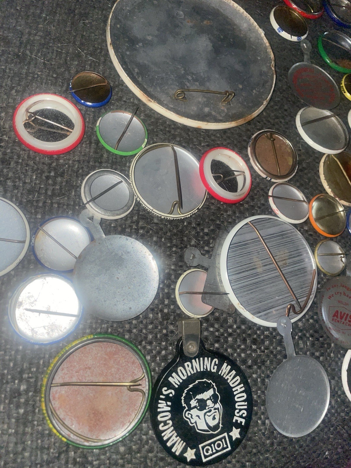 (59) Vintage Pin And Item Assortment/ Politics & Misc Advertisement