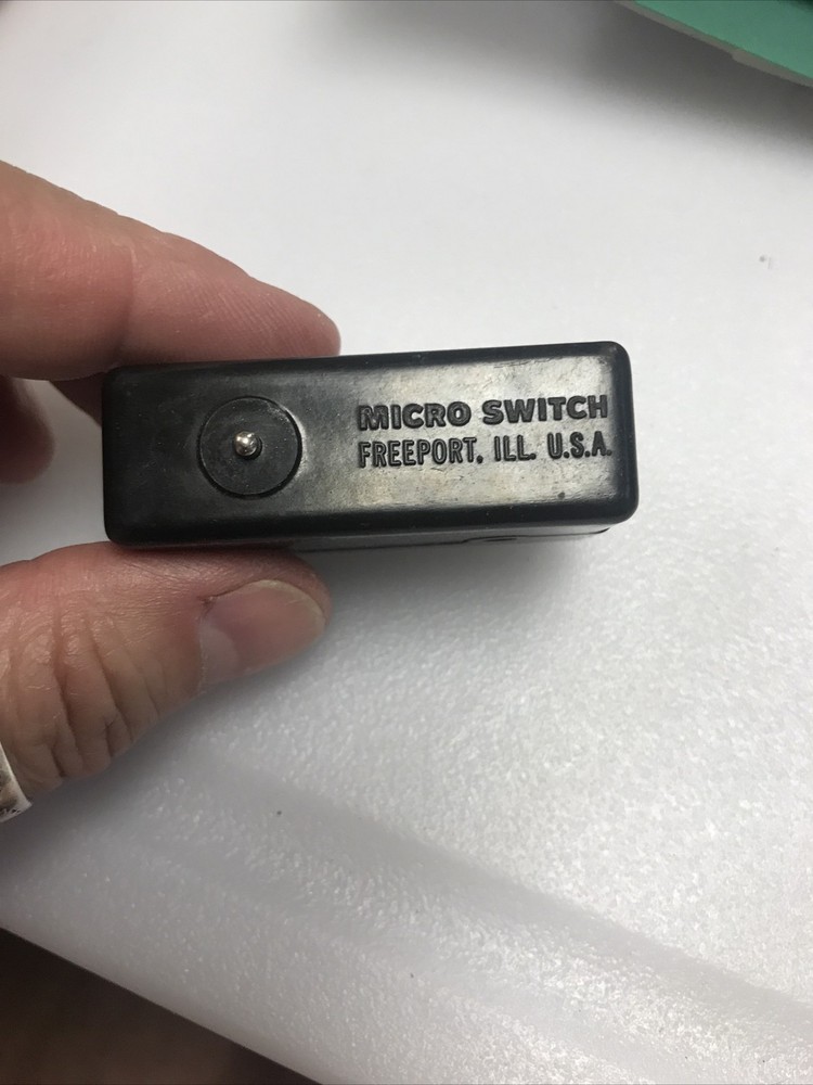 Micro D7-2R-A7 MS25008-1 Basic Switch Honeywell