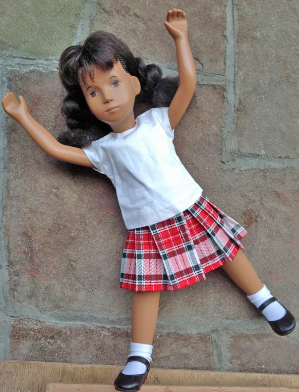 SASHA DOLL RESTRING PROFESSIONAL CLEANING RESTRINGING SPA REPAIR GÖTZ TRENDON