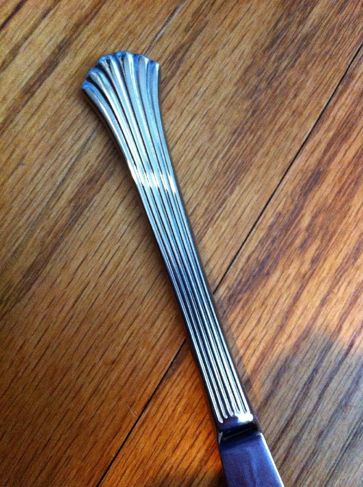 Wallace Silver Stainless Glossy TIARA Modern Solid DINNER KNIFE 9" NIP