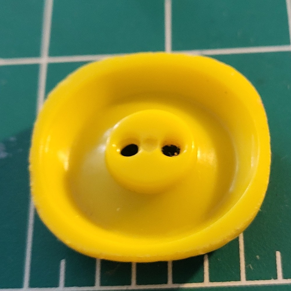 Colt # 7 button yellow square fancy edges 7/8" confirmed pattern excellent